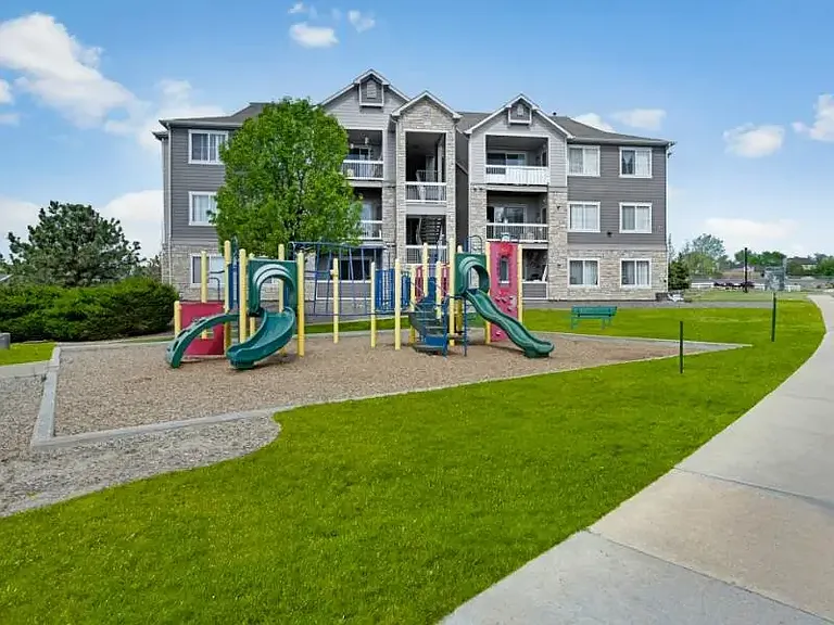 Reserve At Thornton — Photo 11