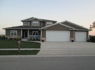 319 Meadows Ave, Cedar Grove, WI 53013