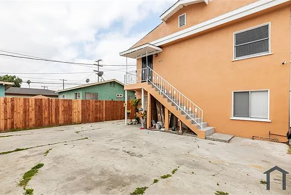 5873 1/2 Bonsallo Ave — Photo 17