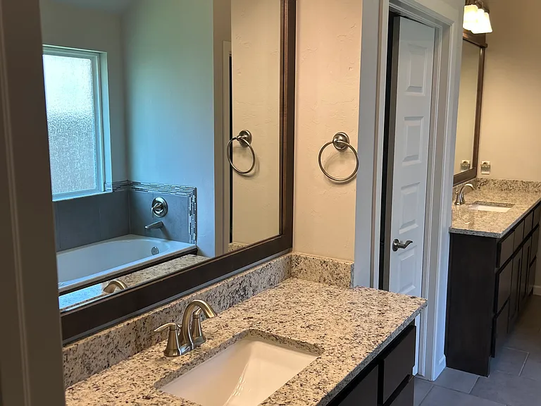 2400 Santa Monica St — Photo 14