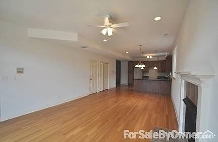 3rd image of 4900 S Vincennes Ave #2