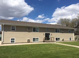 425 8th Ave NE APT 6, Watertown, SD 57201