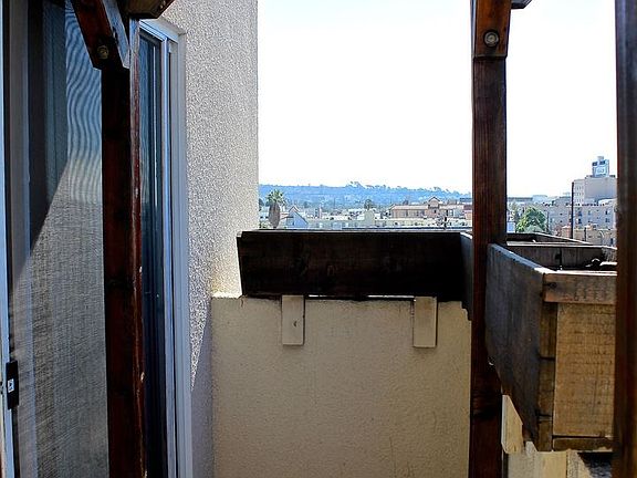 4th image of 3751 Jasmine Ave APT 403