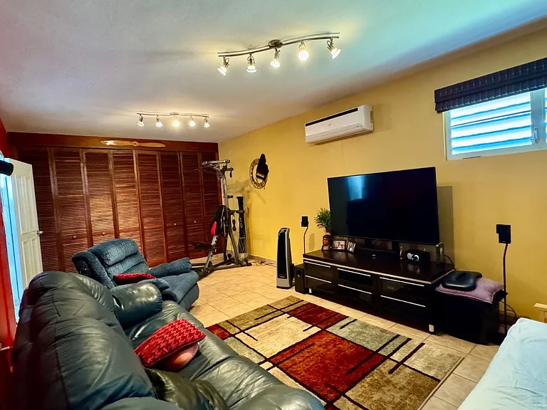 115 Bo Guaniquilla — Photo 19