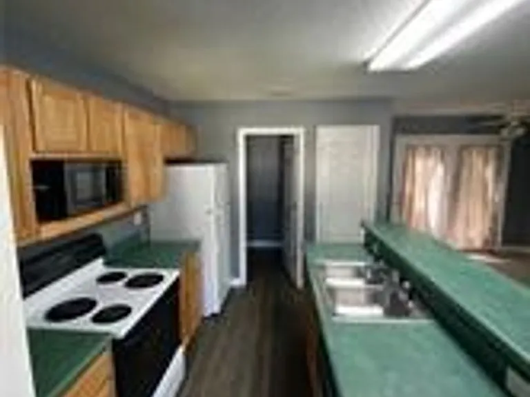 101B Laura Ln — Photo 4