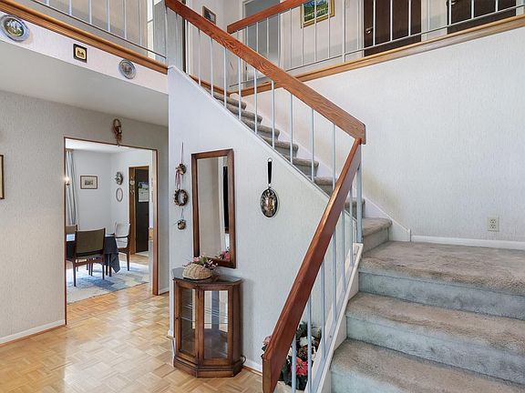 5th image of 1076 Connemara Cir