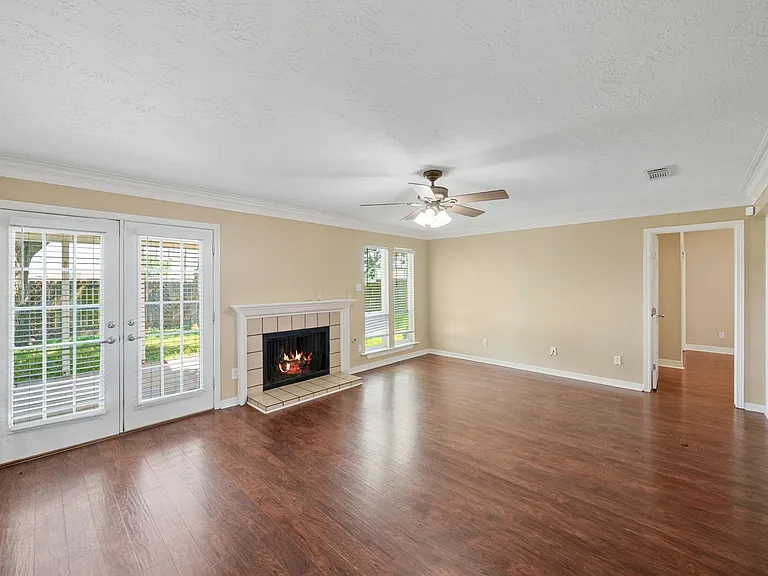 8030 Pine Falls Dr — Photo 2