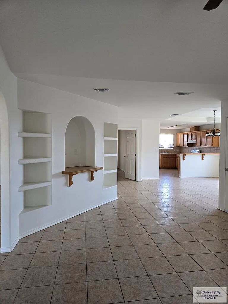 3 bed, 2.0 bath, 1476 sqft, $1,700 — Photo 4
