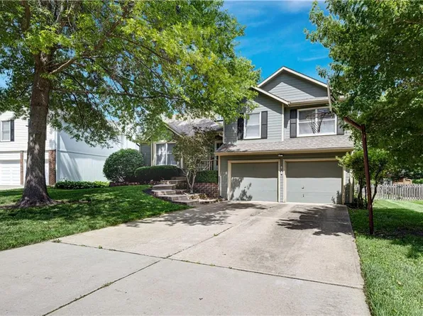 15768 Horton Ct, Overland Park, KS 66223