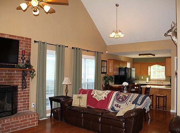 4th image of 141 Scarborough Dr