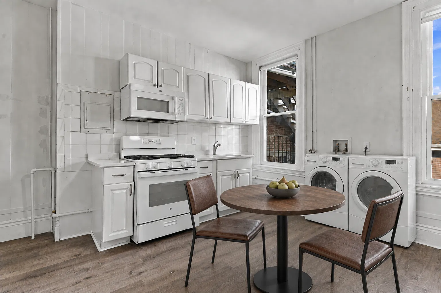 2 bed, 1000 sqft, $2,495 — Photo 3
