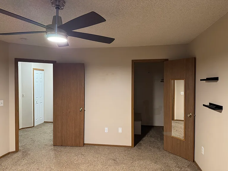 7534 Vinewood Ct — Photo 3