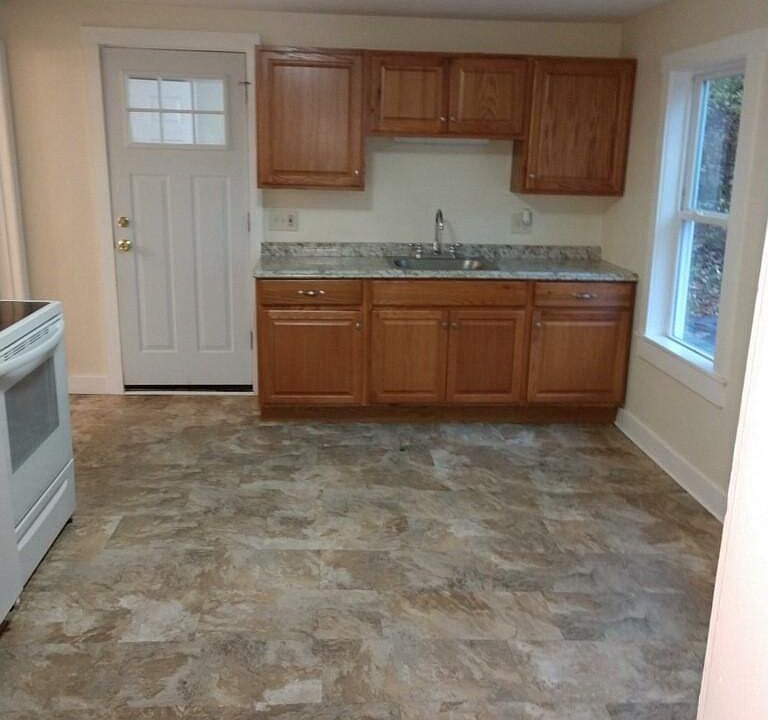 2nd image of 40 Milton St