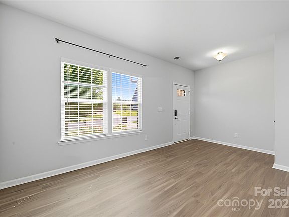 3rd image of 854 Longford Dr