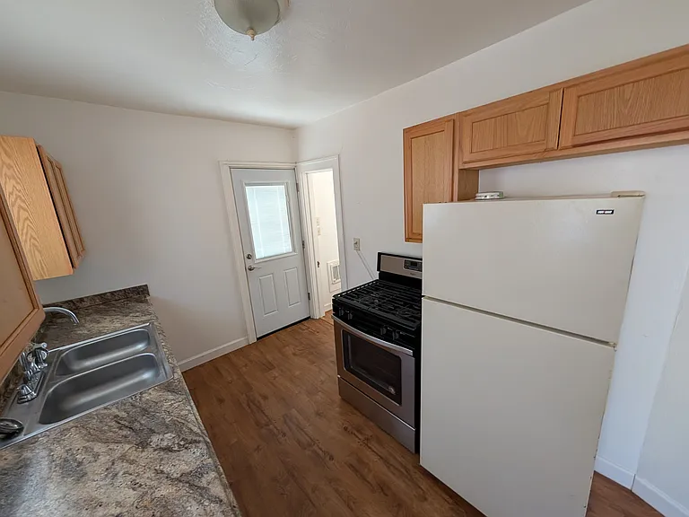 818 W Symmes St #818 — Photo 7