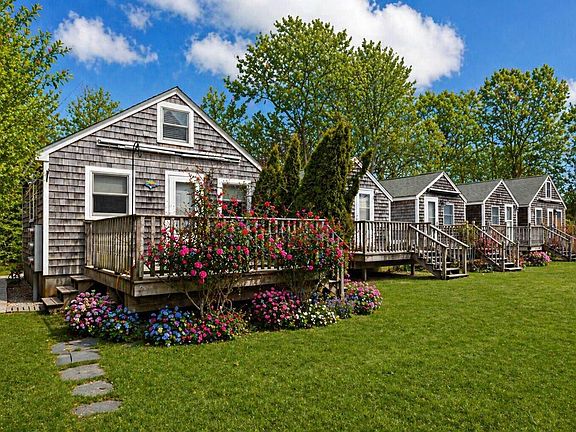 3rd image of 17 Shore Road UNIT 9
