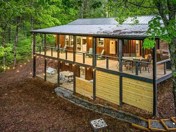 270 Bench Leg Rd, Mineral Bluff, GA 30559