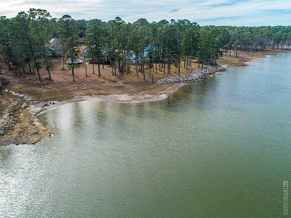 2nd image of 184 Lakeway Cir