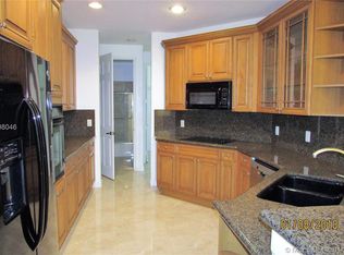 8241 Center Court Dr, Weston, FL 33332