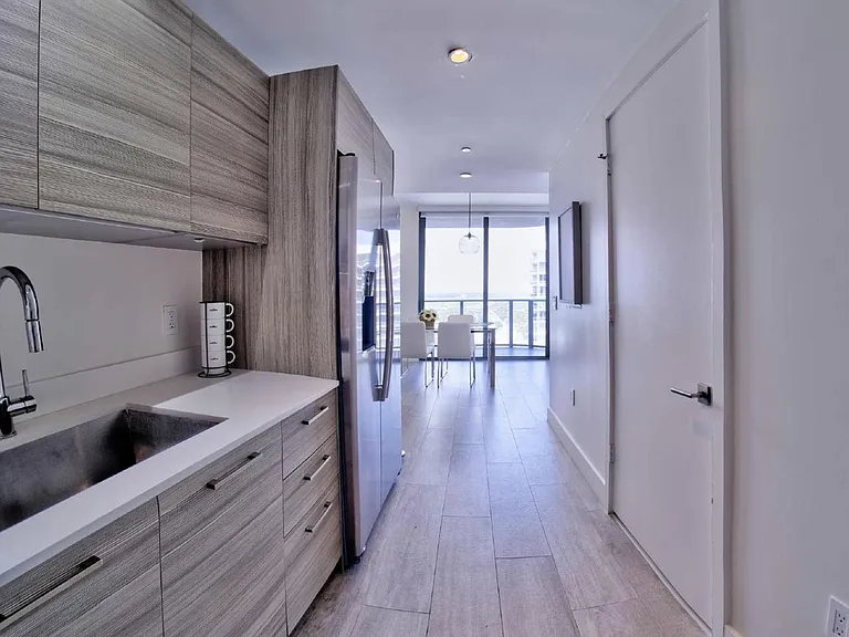 121 NE 34th St #2915 — Photo 3