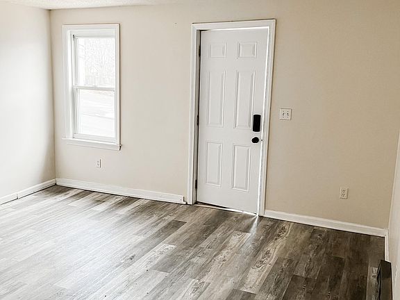 2nd image of 13 Oak St #17