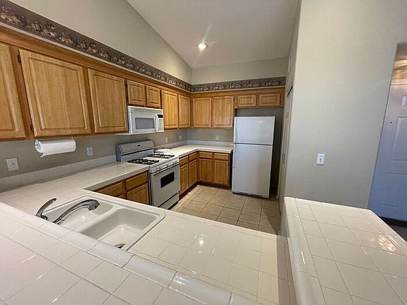3rd image of 4901 Black Bear Rd Unit 202