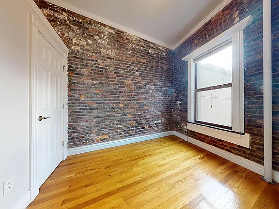 4th image of 102 Saint Marks Pl #18