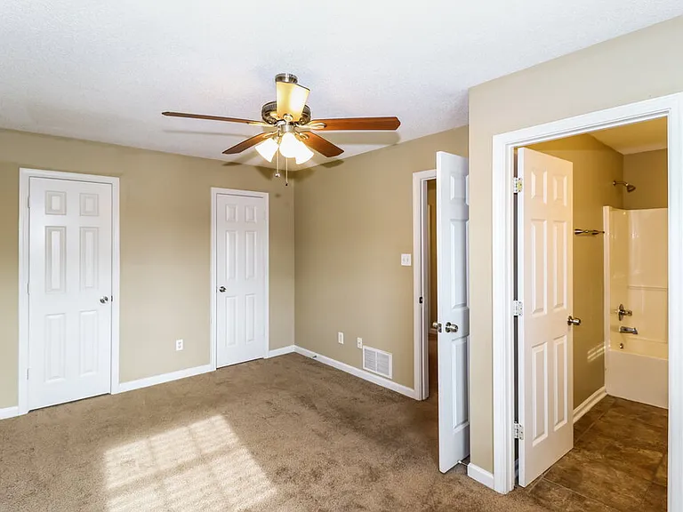 4551 Blue River Dr — Photo 15