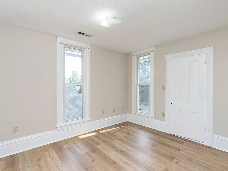 409 S Linden Ave #B — Photo 8