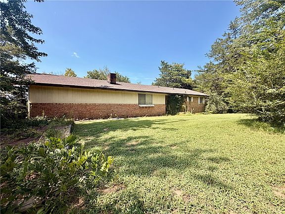 2nd image of 110 Scenic Acres Ln W