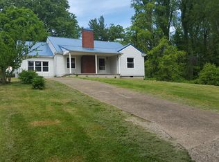 202 Joan's Pl, Newhaven, WV 25265