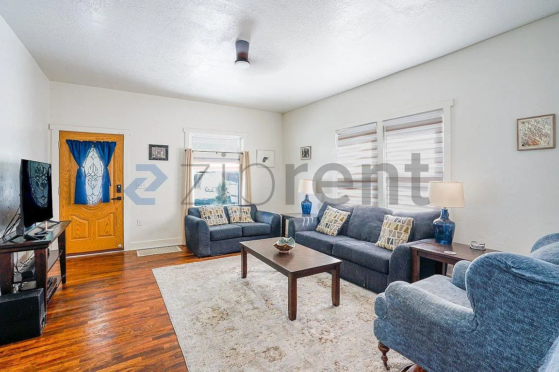 3 bed, 1.5 bath, 1700 sqft, $2,450 — Photo 4