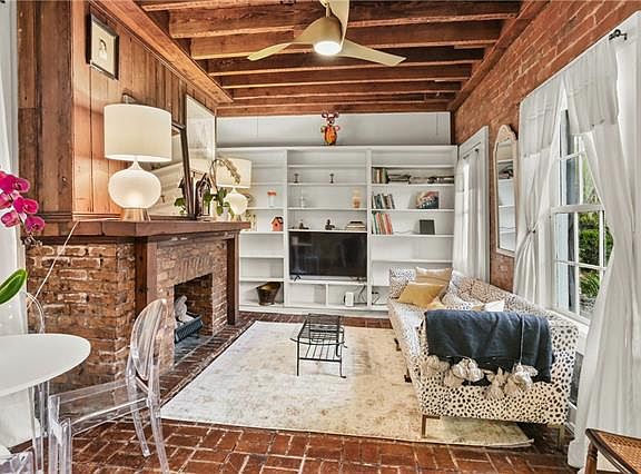 5th image of 1709 Prytania St