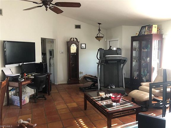 4th image of 3730 SW 11th Ave