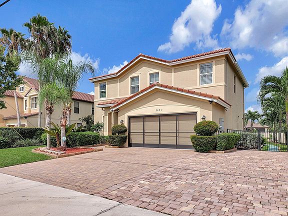 2nd image of 2073 SW Bayshore Boulevard