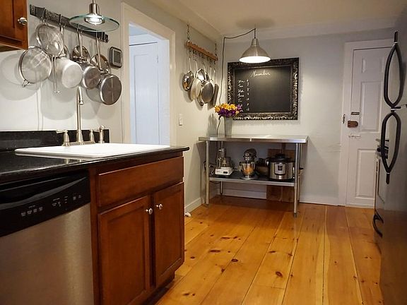 5th image of 20 Horton St APT C