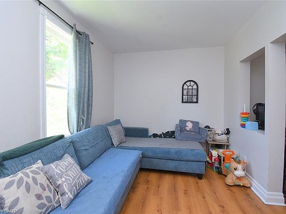 2nd image of 12 Wood St W