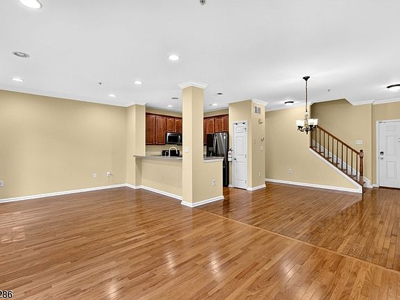 4th image of 106 Donato Cir