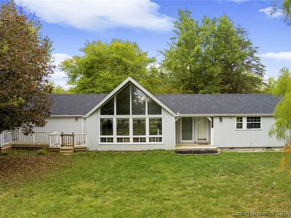 9775 S Voyles Road, Pekin, IN 47165