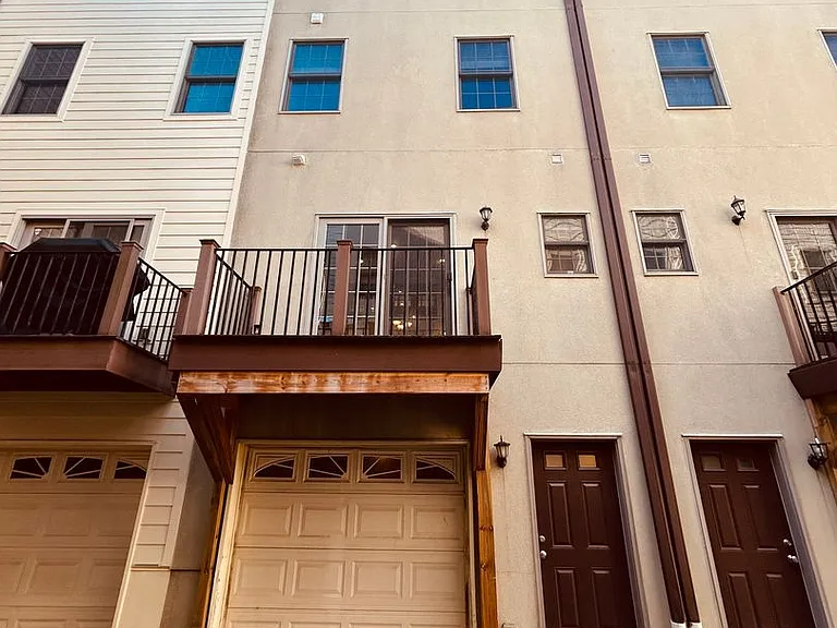 4525 Fleming Street 1004 N — Photo 10
