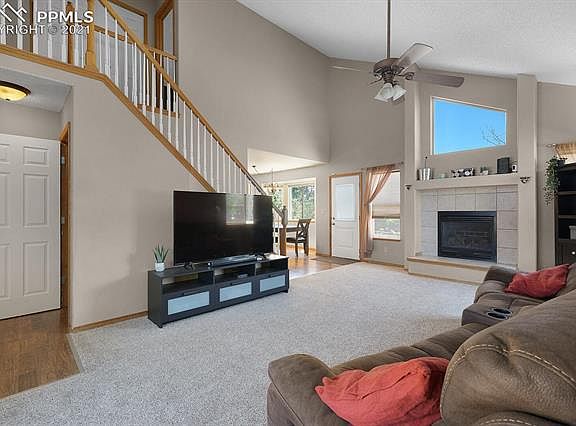 3rd image of 2219 Jeanette Way