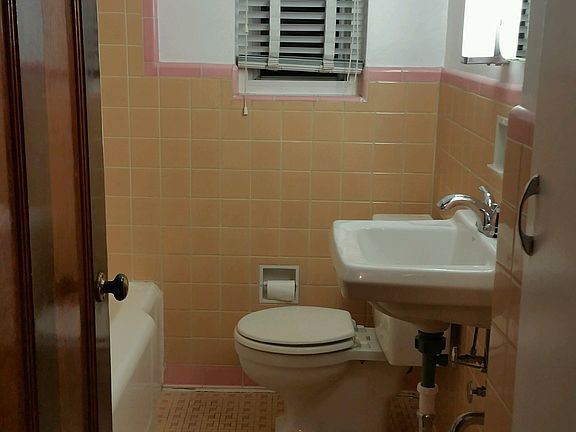 5th image of 3226 Queen City Ave