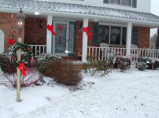 7269 Winbert Dr, North Tonawanda, NY 14120