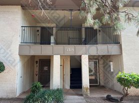 1715 E Lindsey St