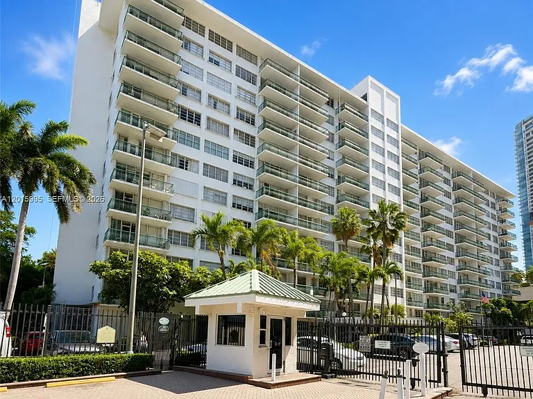 1408 Brickell Bay Dr #1104 — Photo 15