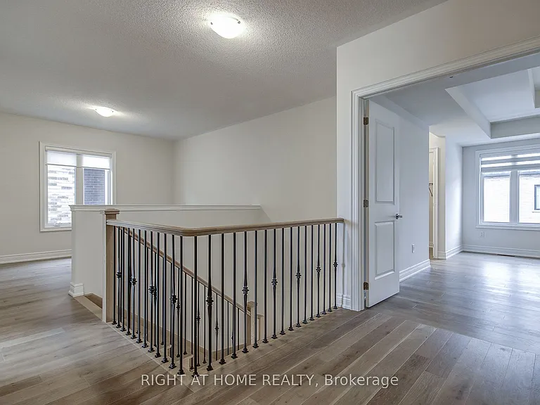 51 Lorrain Hand Cres — Photo 39