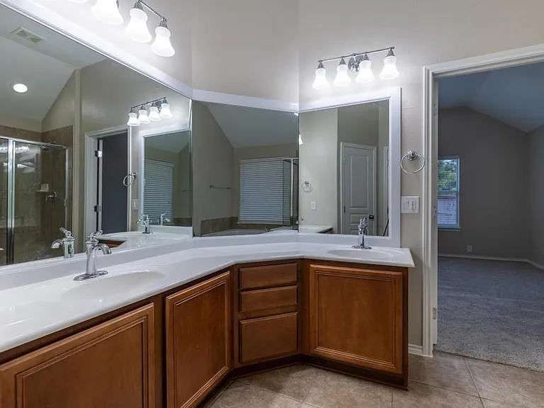 5402 Hickory Harvest Dr — Photo 11