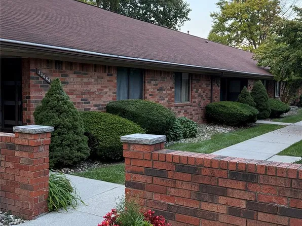 23062 Harrington St, Clinton Township, MI 48036