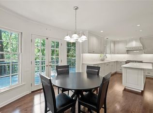 975 Buckhorn E, Sandy Springs, GA 30350