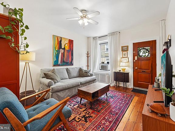 3rd image of 311 Carson St